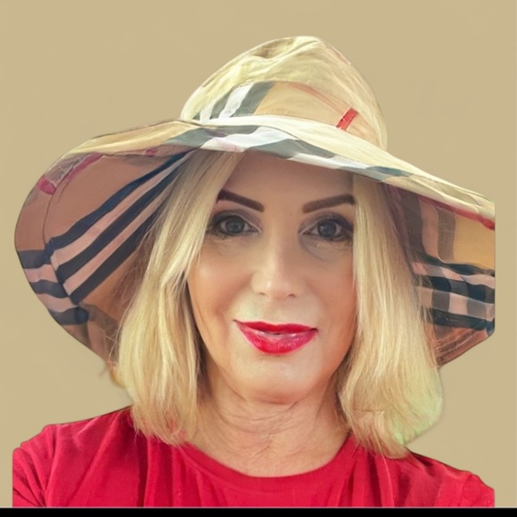 Stylish Check Hat with Red Accents